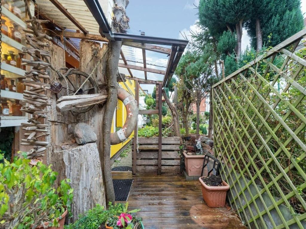 Inhabitable Museum In With Garden *
